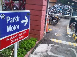 Parkir Motor