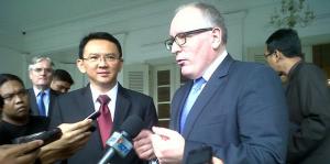 Vice-gouverneur Basuki en minister Timmermans