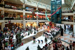 Kerstversiering in winkelcentrum Plaza Senayan in Jakarta