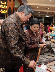 President SBY en zijn vrouw Ani met batikkleding.