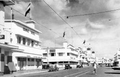Hotel Oranje in 1930, toen de Nederlandse vlag nog fier wapperde.