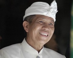 Gouverneur Pastika van Bali.