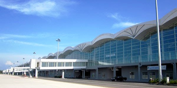Kuala Namu International Airport is een moderne luchthaven, die met een snelle trein verbonden is met het stadscentrum van Medan.