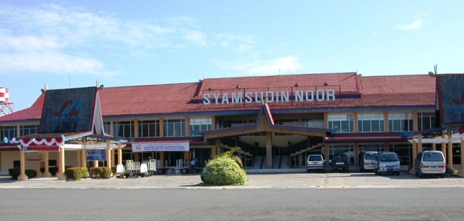 Syamsudin Noor Airport wordt de komende jaren uitgebreid, zodat het een capaciteit van 7 miljoen passagiers per jaar heeft.