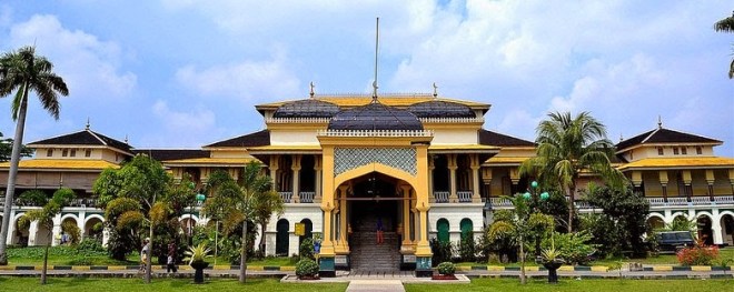 istana-maimun-medan