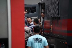 Ahok naar gevangenis