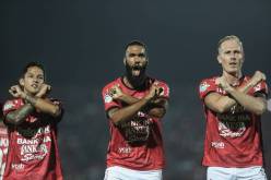 Bachdim Comvalius Velden Bali United.jpg