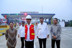 Jokowi opent tolweg.jpg