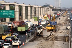 Jakarta Cikampek elevated tolweg.jpg
