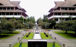Campus ITB Bandung.jpg