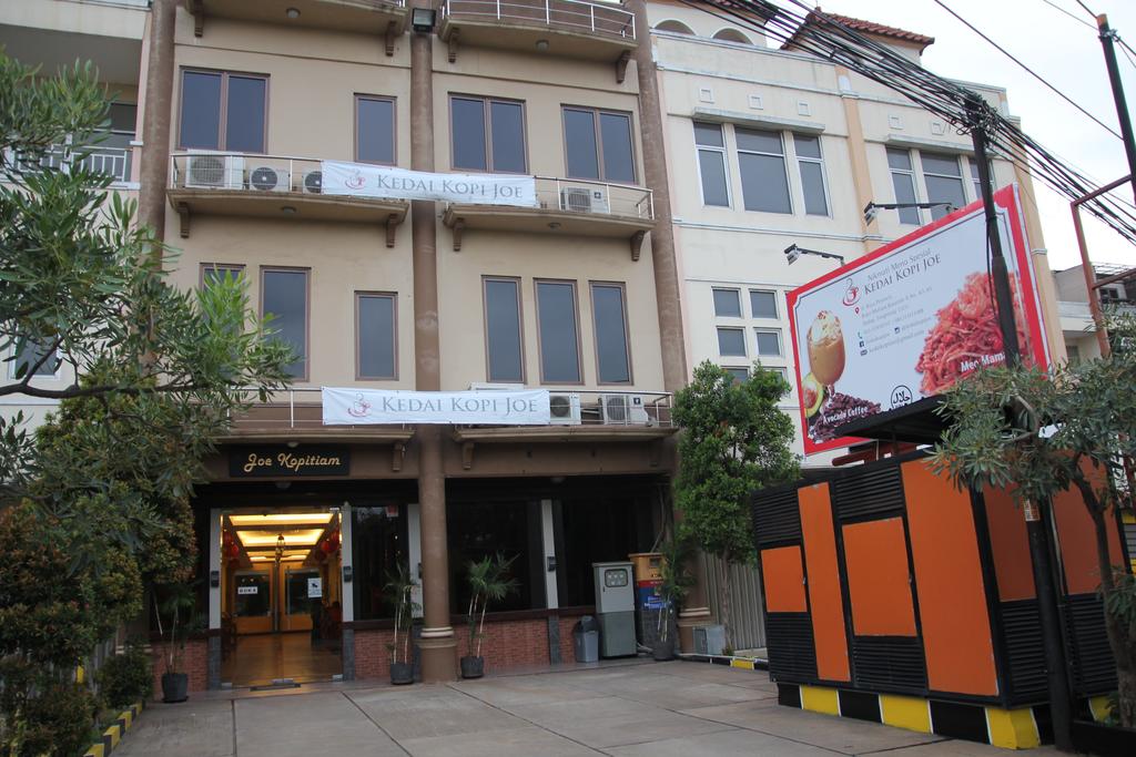 Hotel Joe Jakarta Airport.jpg