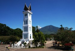 Jam Gadang Bukittinggi.jpg