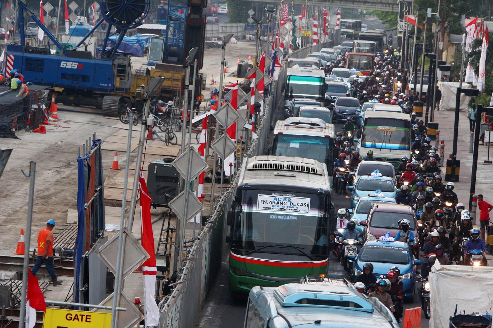 File MRT in aanbouw.jpg